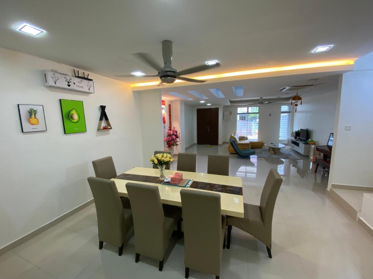 Entire Residential Home•Jia Residences Bkt Serdang沙登温暖的家 Seri Kembangan Bagian luar foto