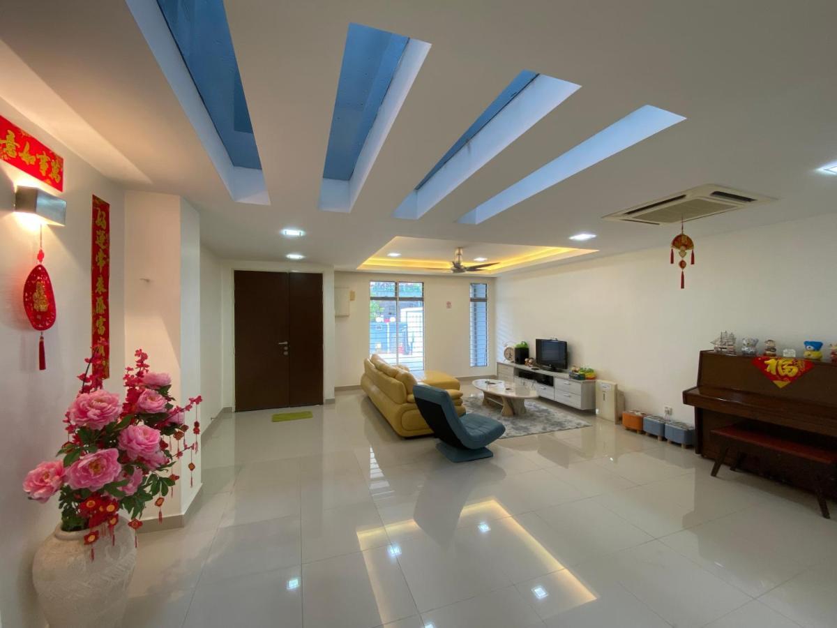 Entire Residential Home•Jia Residences Bkt Serdang沙登温暖的家 Seri Kembangan Bagian luar foto