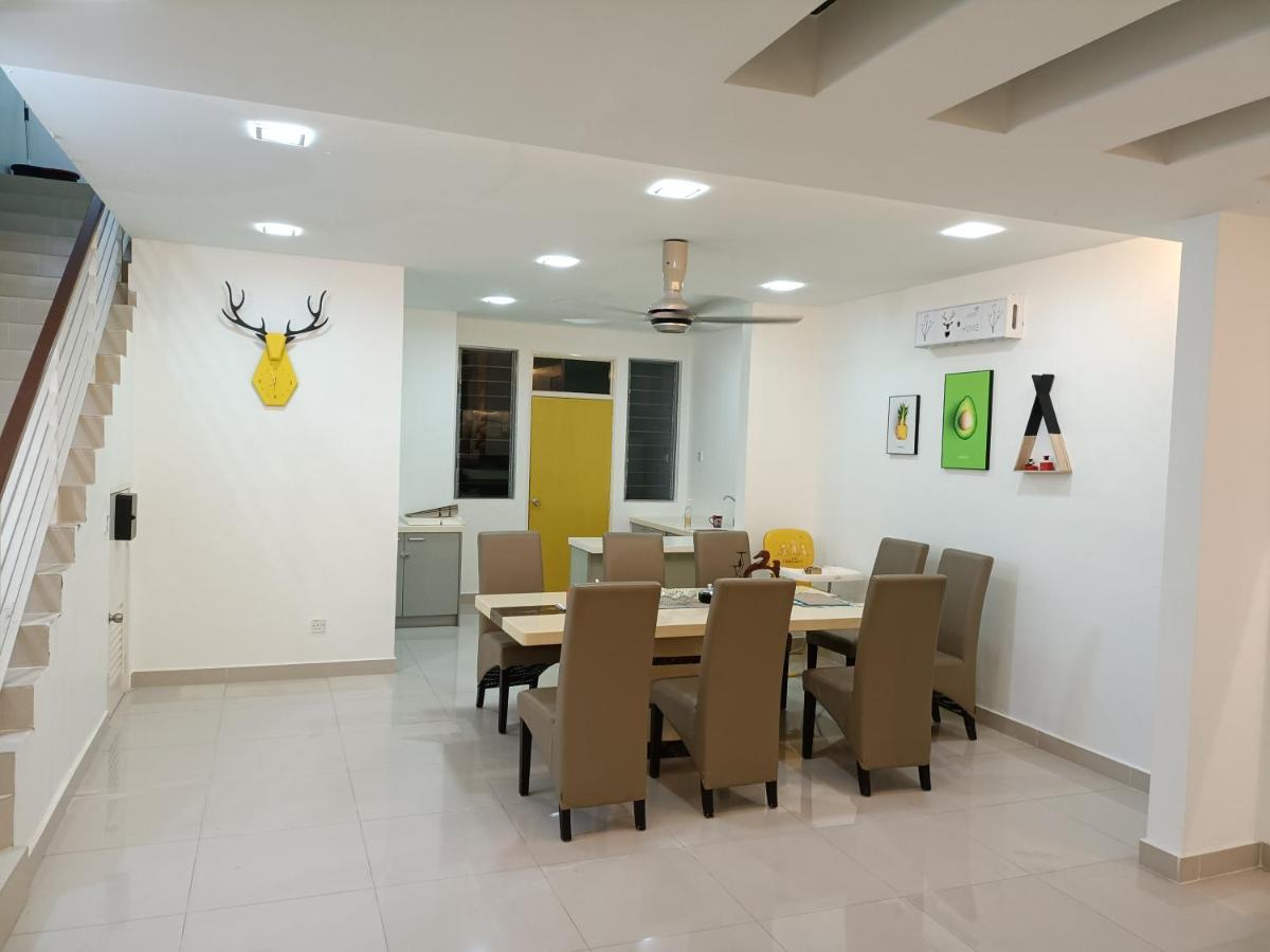 Entire Residential Home•Jia Residences Bkt Serdang沙登温暖的家 Seri Kembangan Bagian luar foto