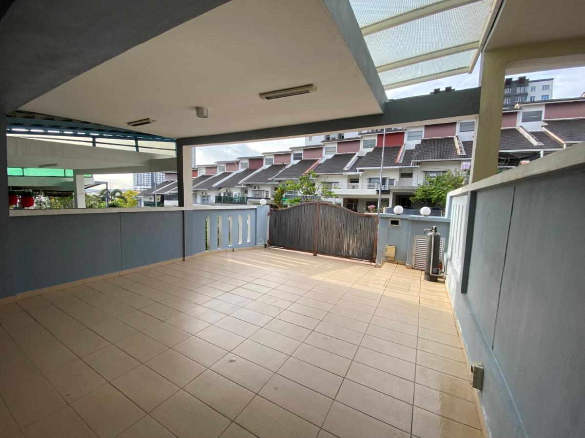 Entire Residential Home•Jia Residences Bkt Serdang沙登温暖的家 Seri Kembangan Bagian luar foto
