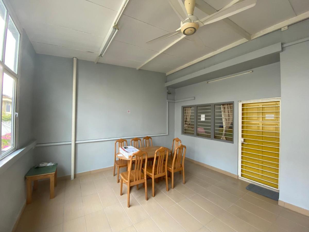 Entire Residential Home•Jia Residences Bkt Serdang沙登温暖的家 Seri Kembangan Bagian luar foto