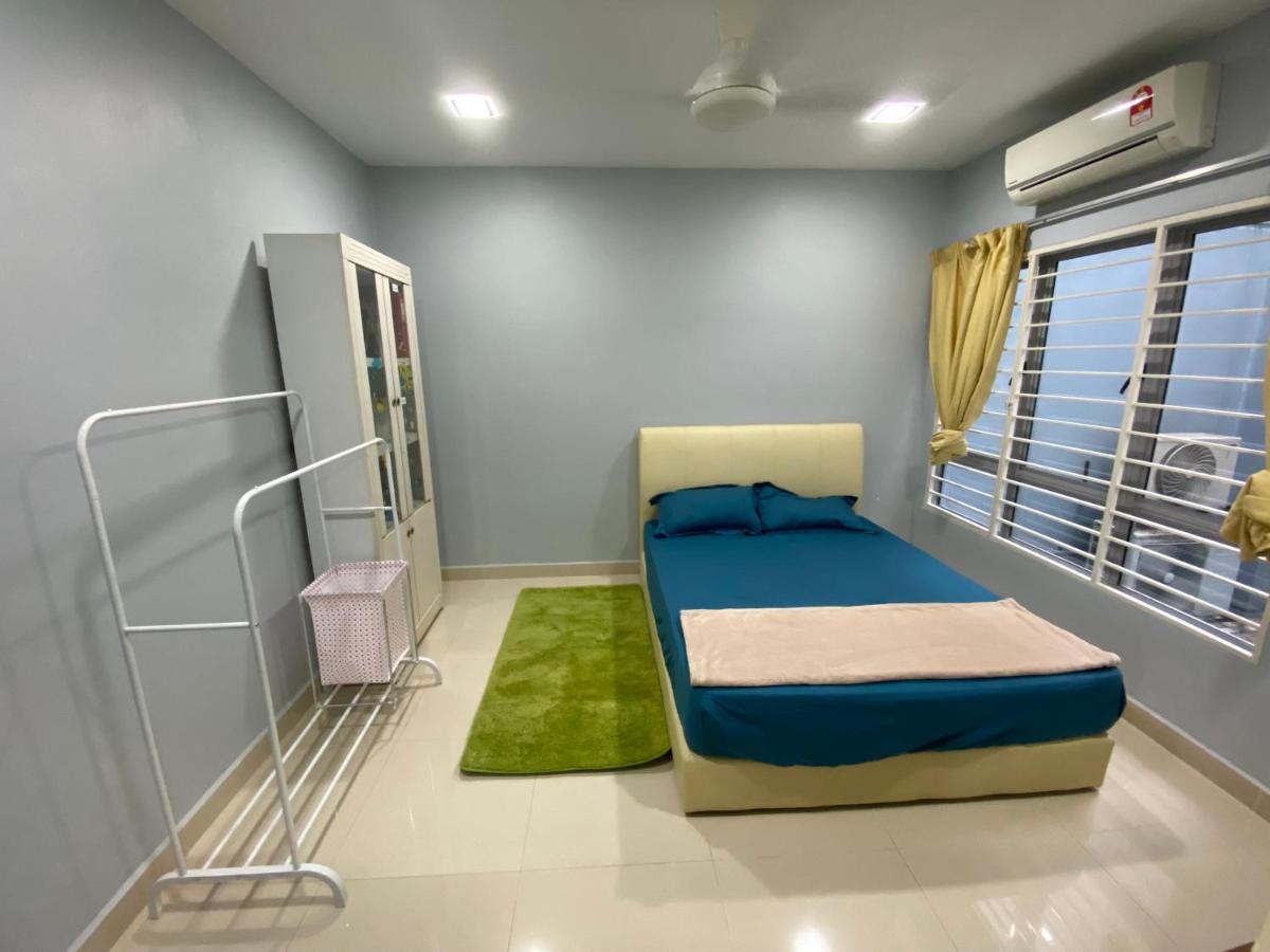 Entire Residential Home•Jia Residences Bkt Serdang沙登温暖的家 Seri Kembangan Bagian luar foto